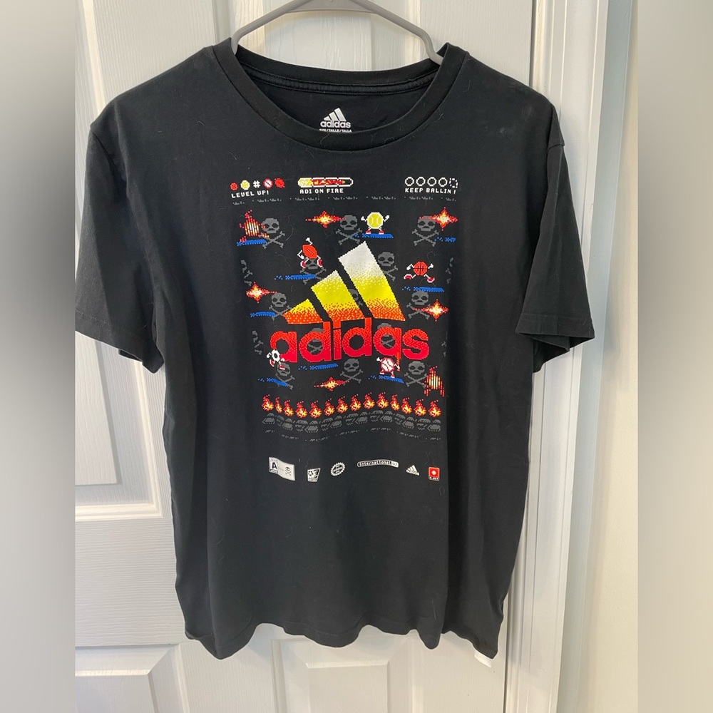 Adidas video game T-shirt 18-20 boys